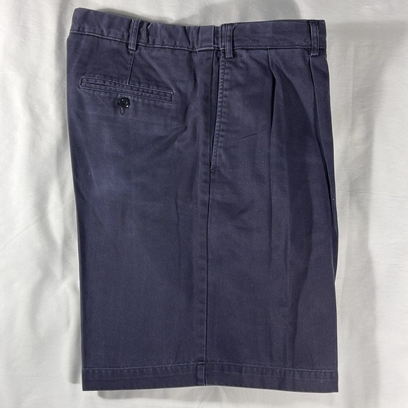 Lands' End mens navy blue rugged double pleated expandable 8.5" shorts - size 36 - Picture 10 of 12